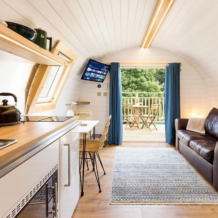 Spectacular Mountain View Ecopod Villa Newtonmore Eksteriør bilde