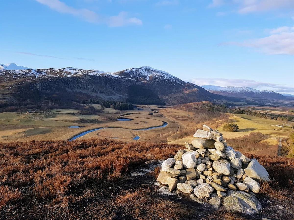Spectacular Mountain View Ecopod Villa Newtonmore Eksteriør bilde