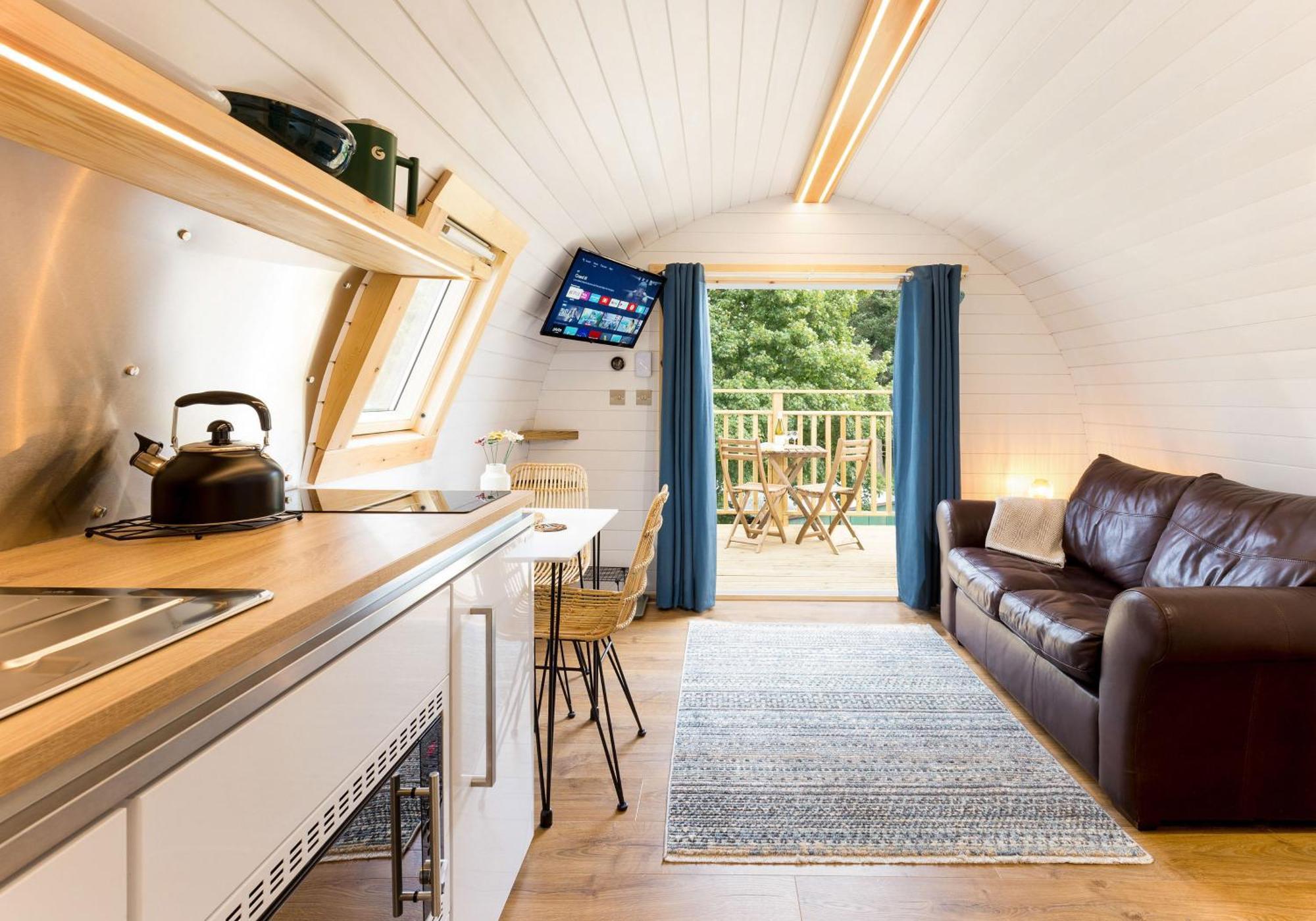 Spectacular Mountain View Ecopod Villa Newtonmore Eksteriør bilde