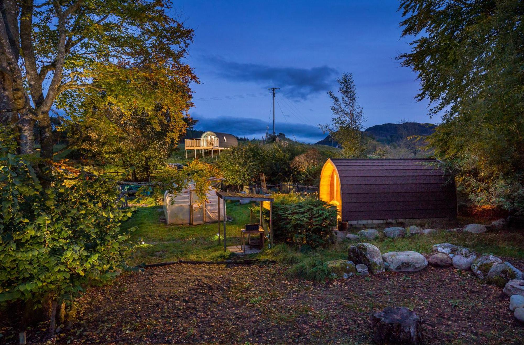 Spectacular Mountain View Ecopod Villa Newtonmore Eksteriør bilde